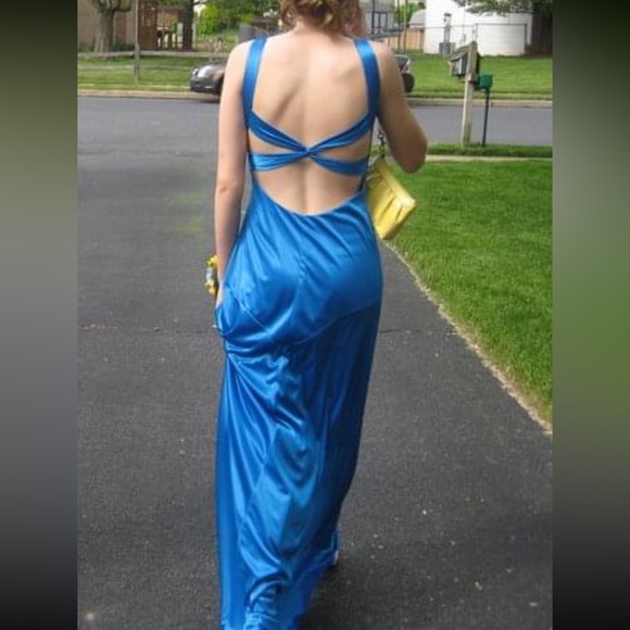 Prom/Bridesmaid Dress - Picture 2 of 10